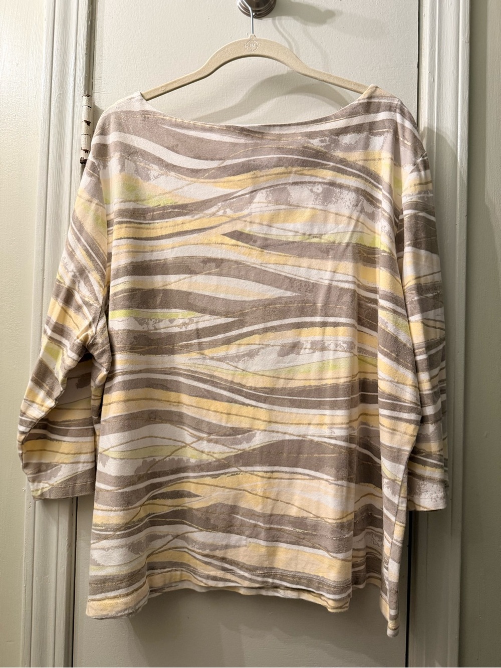 RubyRd 3x tops bundle of 5, slight embellishment imperfections, 1 paint mark. - Picture 15 of 16